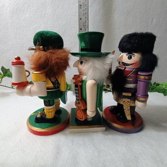EUC: Holiday Nutcracker Set of 6 From Various Countries Great for Collectors - Picture 6 of 8